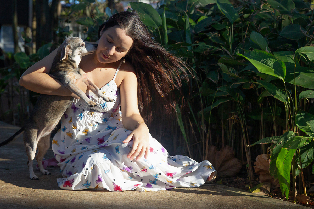 Bia e Junia, durante o ensaio pet num fim de tarde de sol 