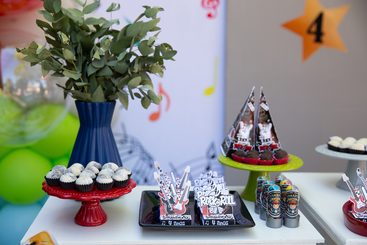 Decoração temática Rock'n Roll para aniversário infantil.