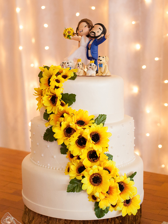 Bolo da noiva, com detalhes em girassóis