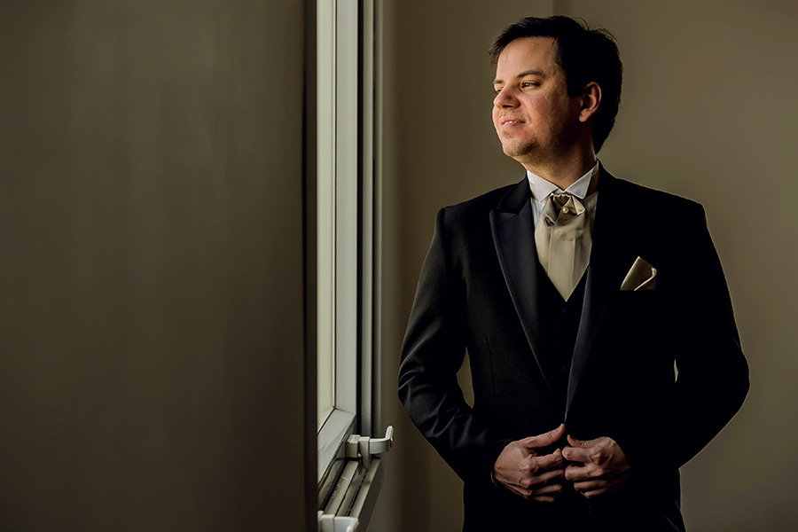 Luz de janela pra iluminar o noivo 