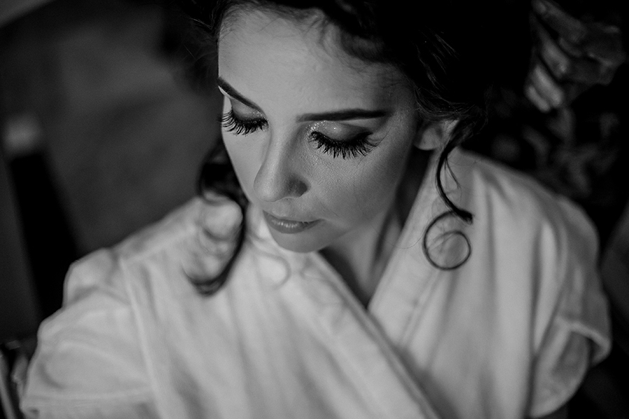 Noiva com cílios grandes e lindos 