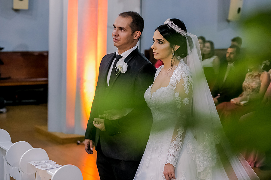 Ouvindo atentamente ao padre 