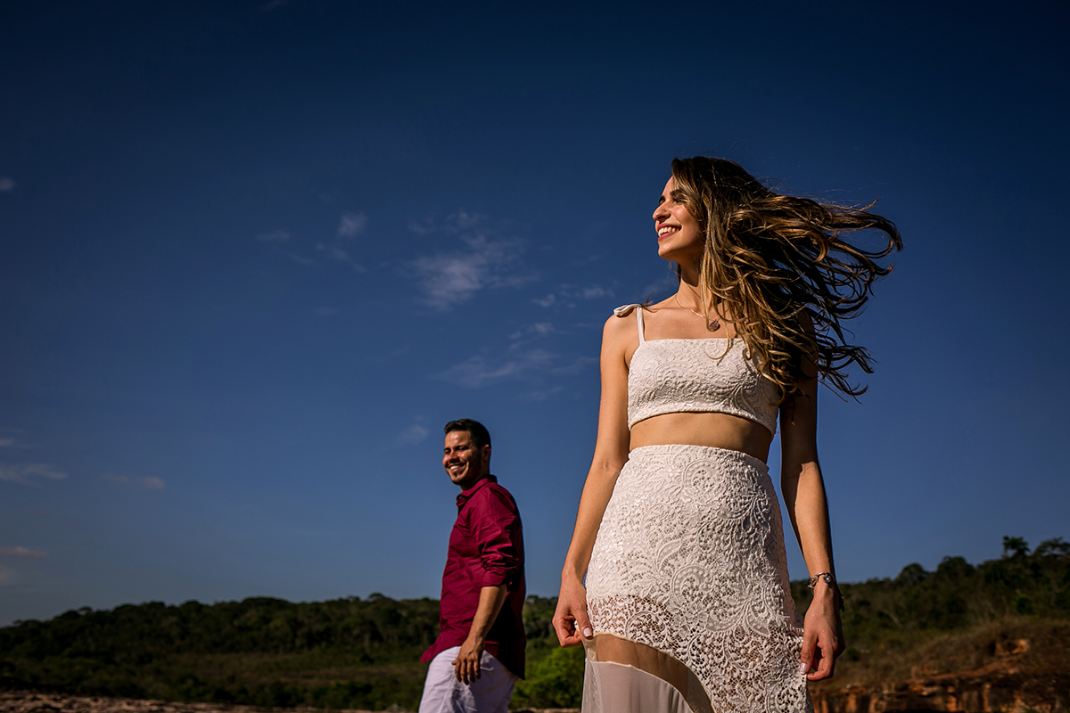 cabelos ao vento e muito sorriso