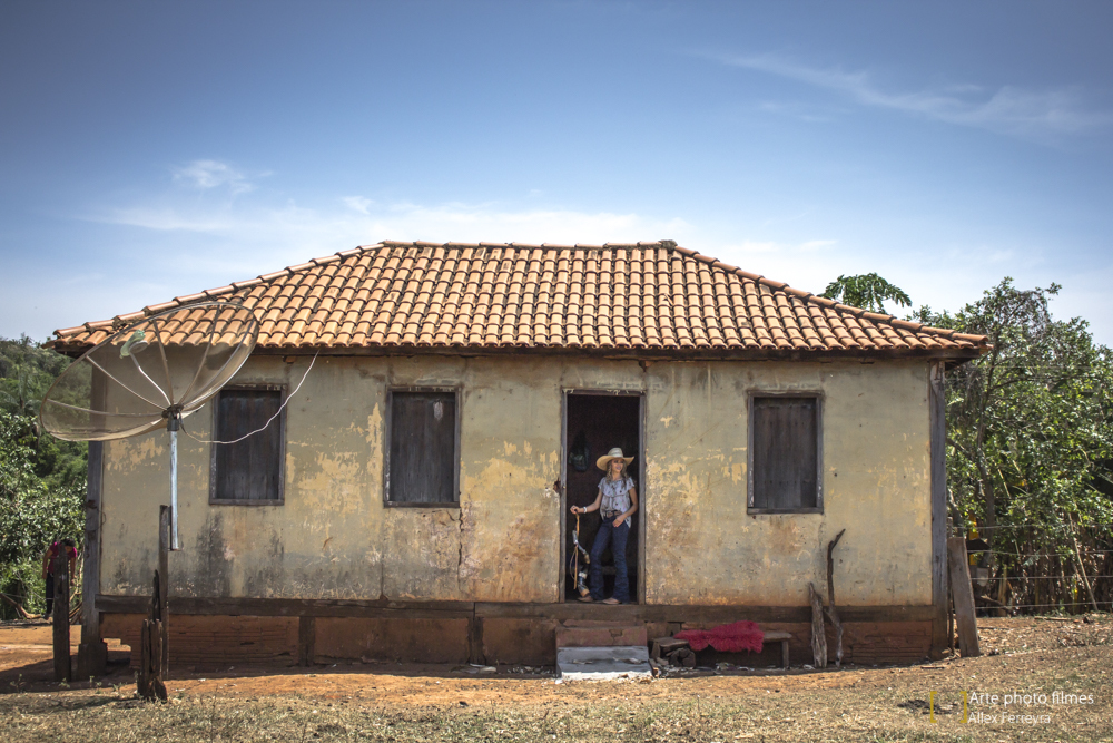 fotógrafo ensaio 15 anos country berrante fazenda de café presidente Olegário casa estilo rustico antiga