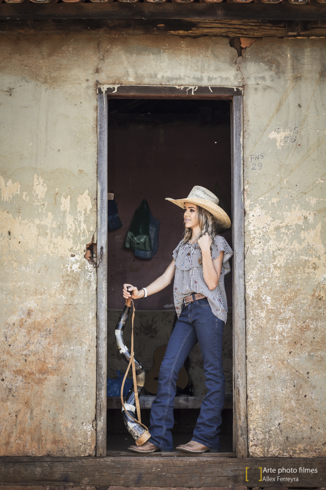 fotógrafo ensaio 15 anos country berrante fazenda de café presidente Olegário casa estilo rustico antiga