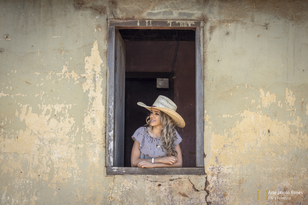 fotógrafo ensaio 15 anos country chapéu  fazenda de café presidente Olegário casa estilo rustico antiga