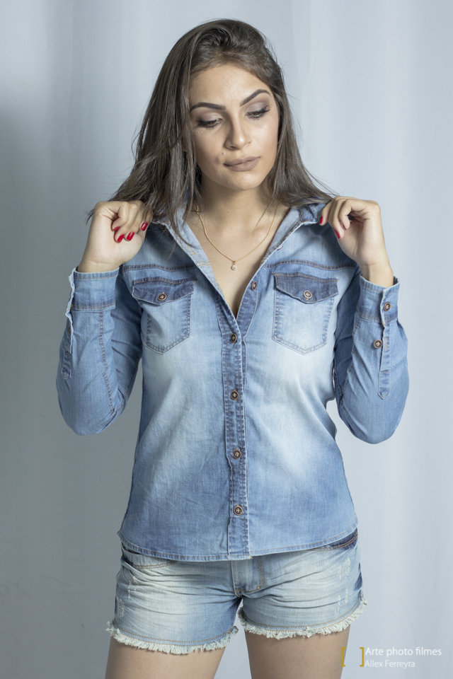 fotografia de moda maquiagem nud blusa jeans 