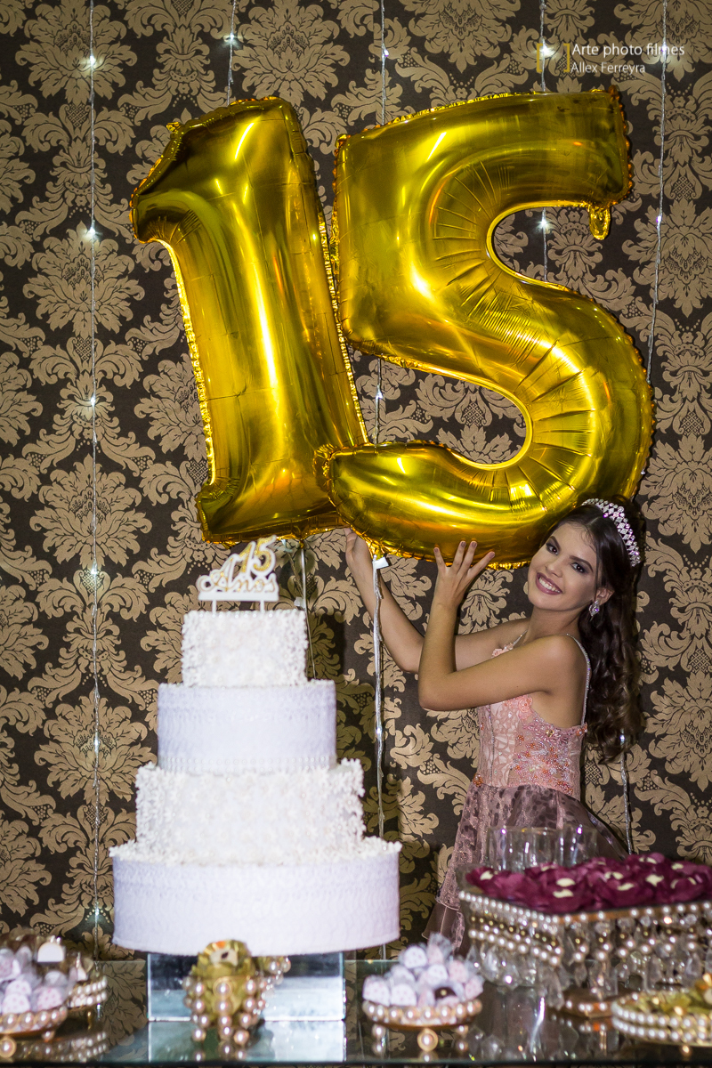fotografia-bolo-aniversario-15-anos-maria-isabelle-presidente-olegario-mg