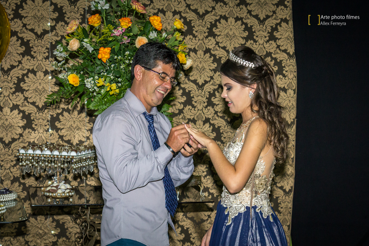 fotografia-anel-aniversario-15-anos-maria-isabelle-presidente-olegario-mg