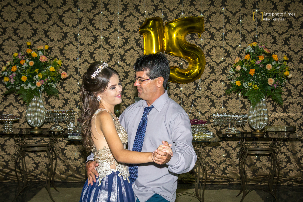 fotografia-valsa-aniversario-15-anos-maria-isabelle-presidente-olegario-mg