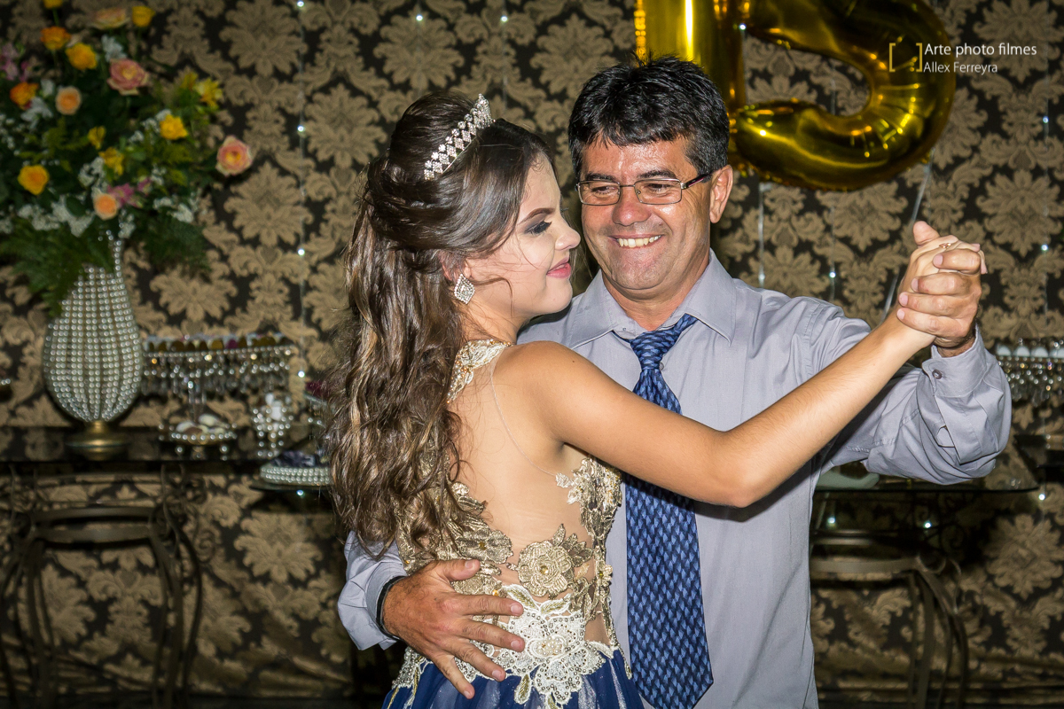 fotografia-valsa-aniversario-15-anos-maria-isabelle-presidente-olegario-mg