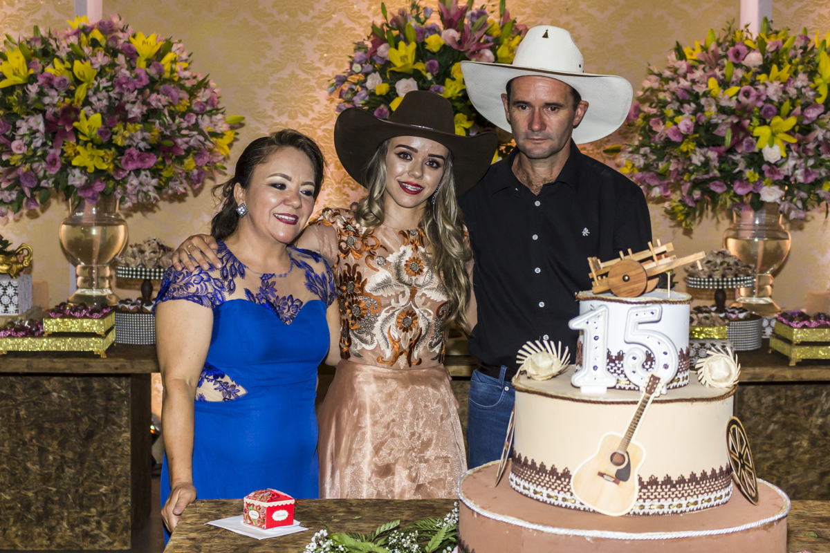 Fotografia-decoração-rustica-aniversário-15-anos- Ana Paula-clube-Buritis-Presidente-Olegario-MG