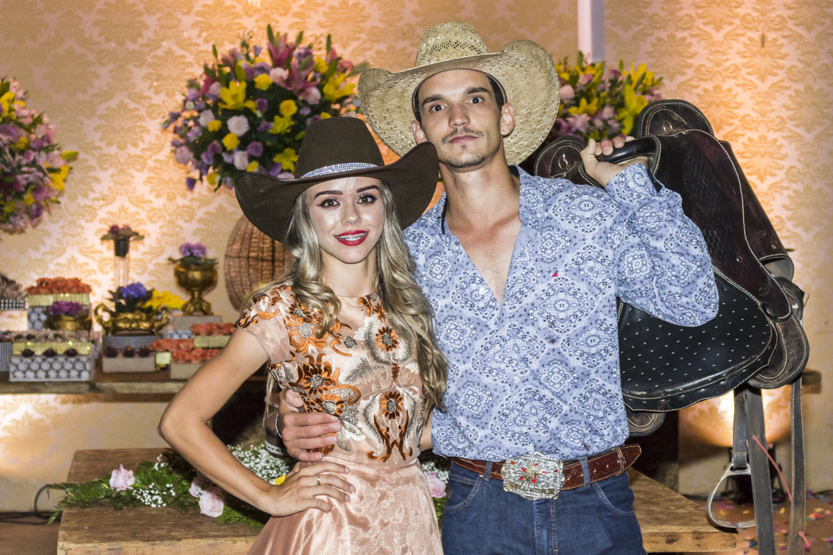 Fotografia-decoração-rustica-aniversário-15-anos- Ana Paula-clube-Buritis-Presidente-Olegario-MG