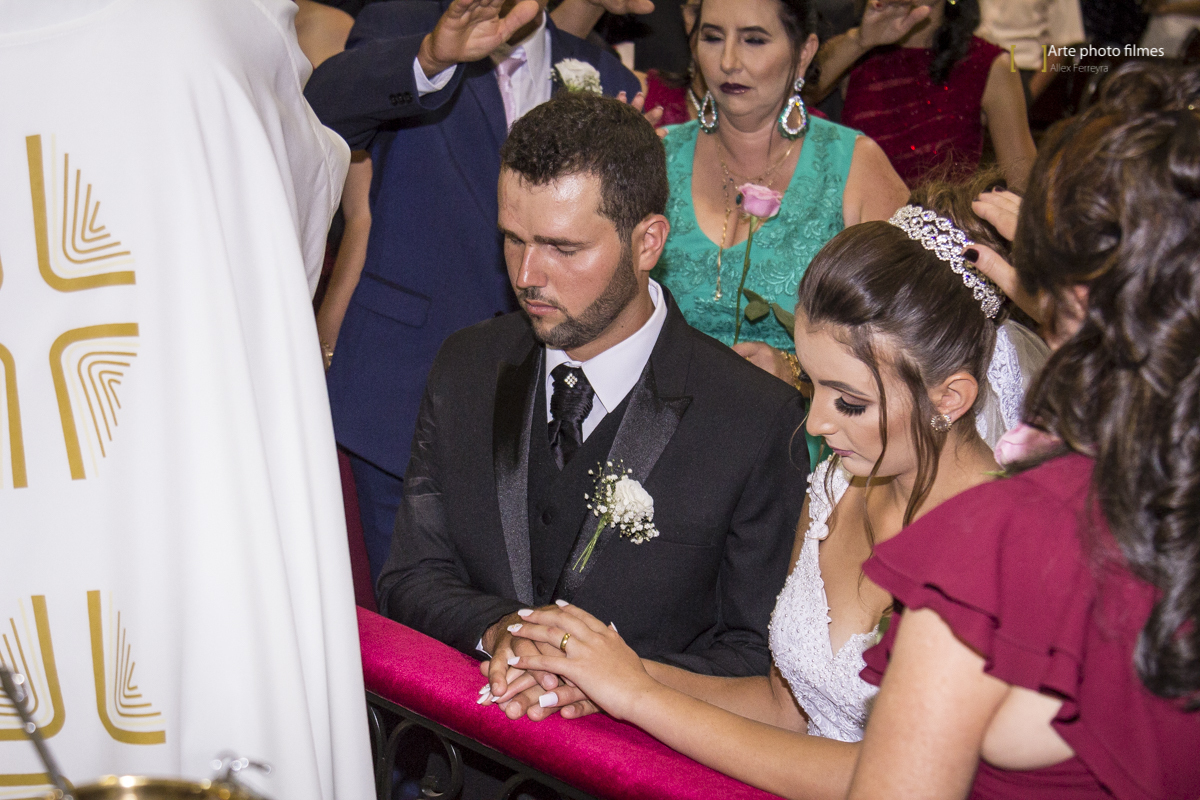 Benção matrimonial  casamento na Igreja Santa Terezinha em Patos de Minas-