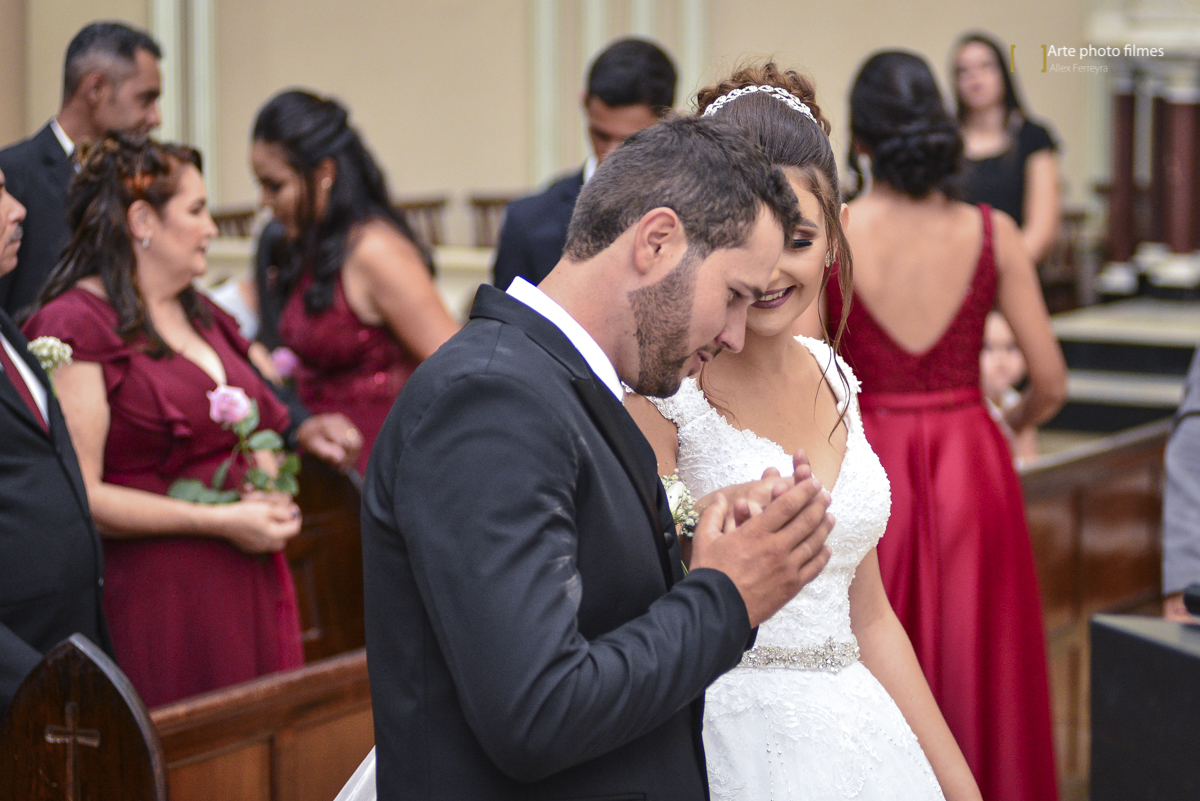 Benção matrimonial  casamento na Igreja Santa Terezinha em Patos de Minas-