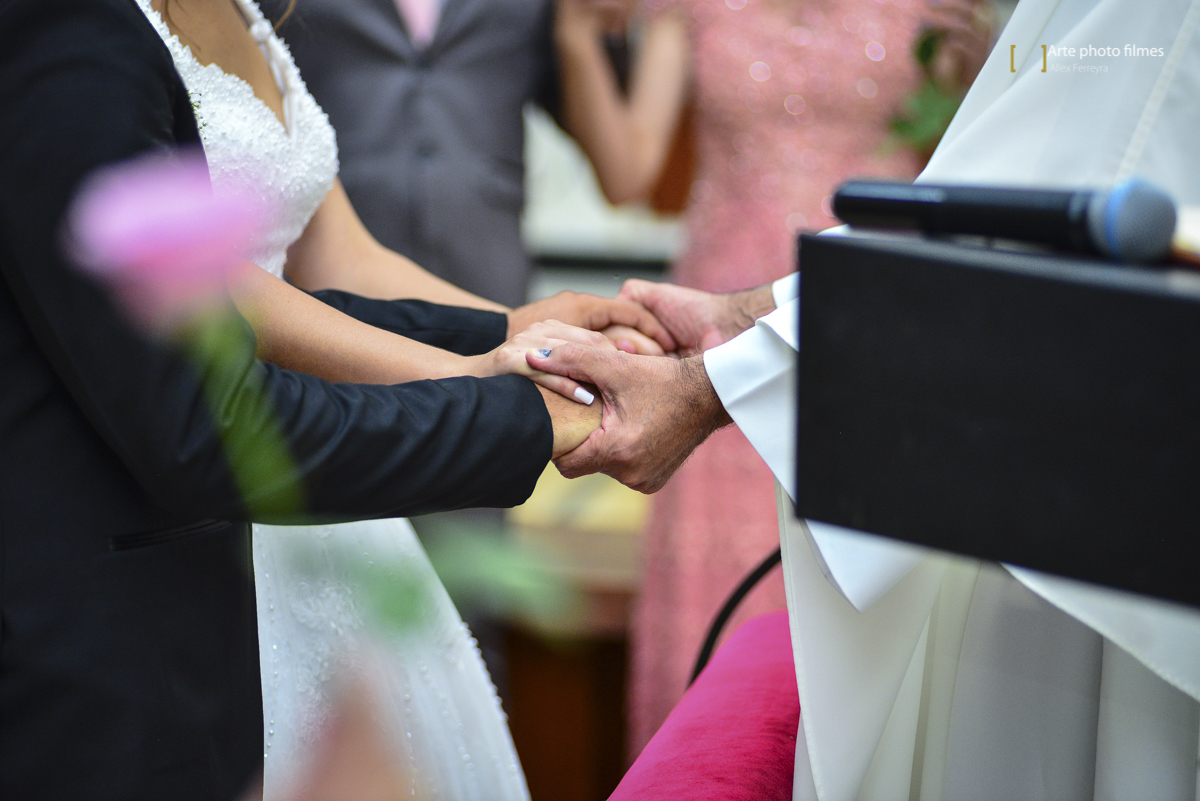 Benção matrimonial  casamento na Igreja Santa Terezinha em Patos de Minas-