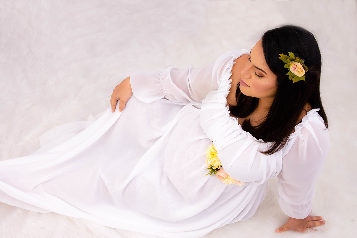 As fotos gestantes registra a leveza no rosto de quem está vivenciando a dádiva que é gerar uma vida!