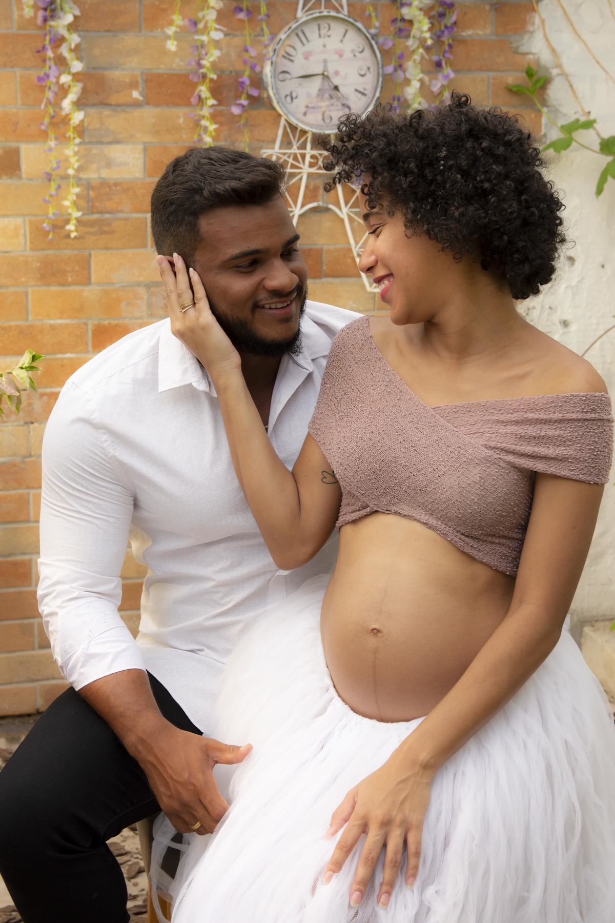 A felicidade no rosto de quem sabe que o seu amor está florescendo!