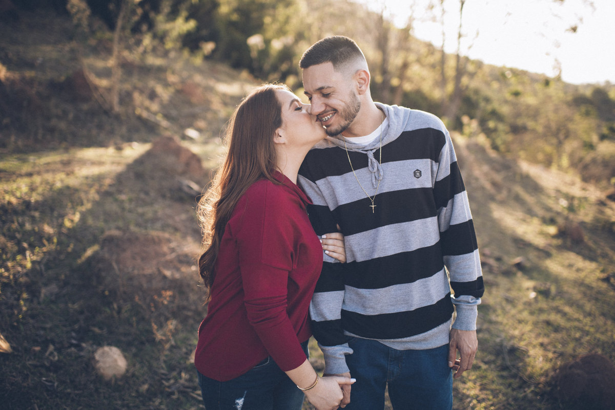 Ensaio em Araras-SP, casal apaixonado, Jonathan Januario, fotografo de Araras, fotografo em limeira, ensaio na montanha, foto na fazenda, aloha fotografias, morro do cruzeiro, pico olho d'agua , fotografo em campinas, ensaio em campinas, Fabiano Franco