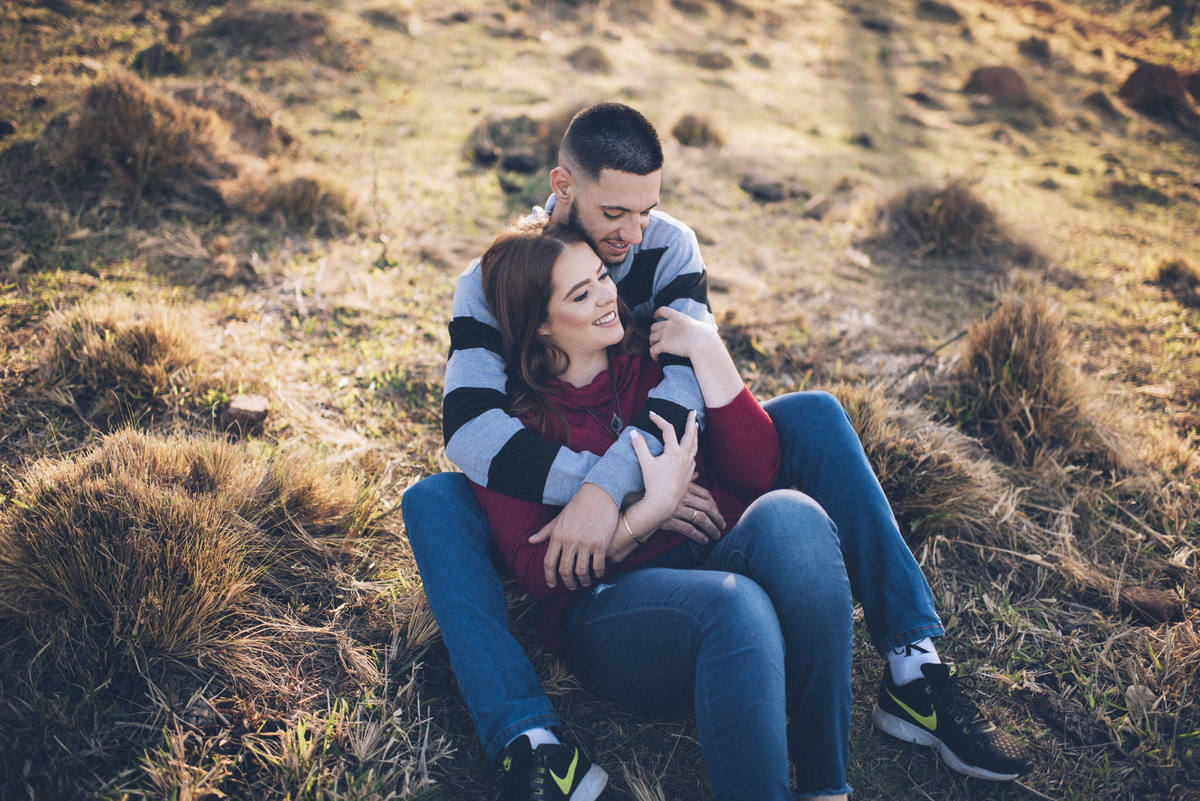 Ensaio em Araras-SP, casal apaixonado, Jonathan Januario, fotografo de Araras, fotografo em limeira, ensaio na montanha, foto na fazenda, aloha fotografias, morro do cruzeiro, pico olho d'agua , fotografo em campinas, ensaio em campinas, Fabiano Franco