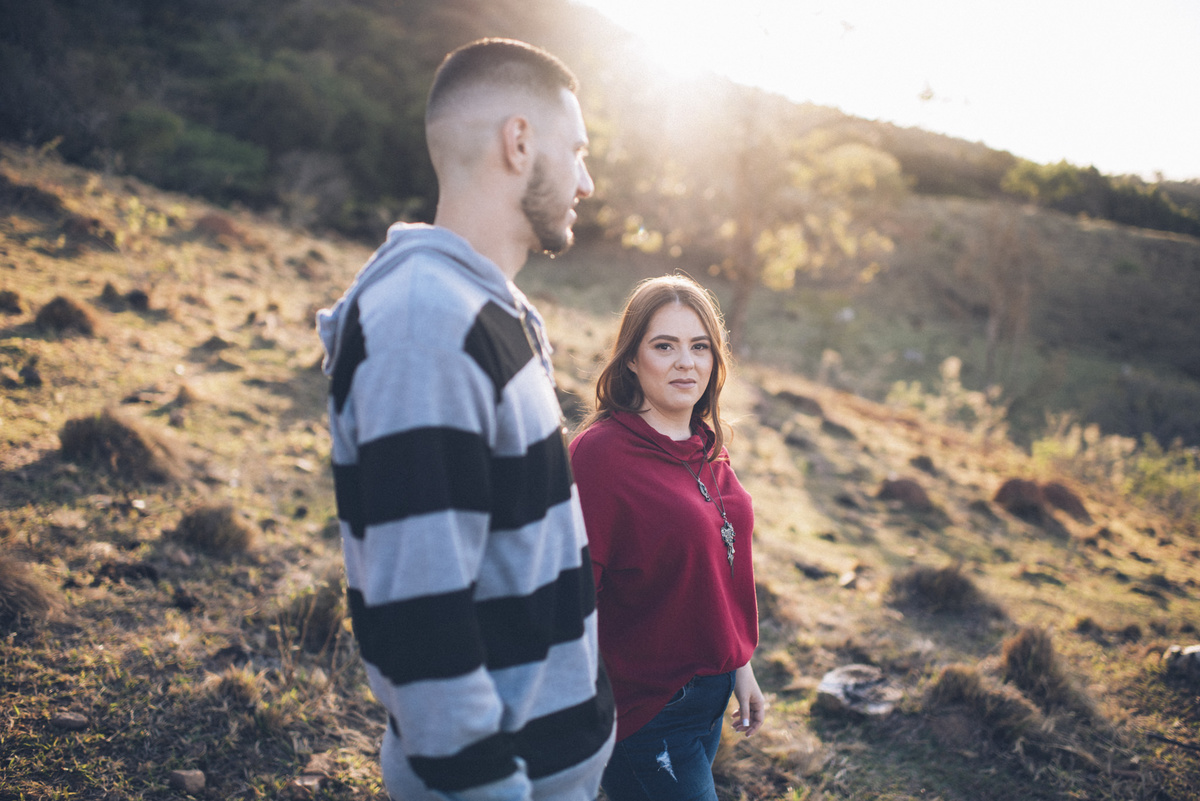 Ensaio em Araras-SP, casal apaixonado, Jonathan Januario, fotografo de Araras, fotografo em limeira, ensaio na montanha, foto na fazenda, aloha fotografias, morro do cruzeiro, pico olho d'agua , fotografo em campinas, ensaio em campinas, Fabiano Franco