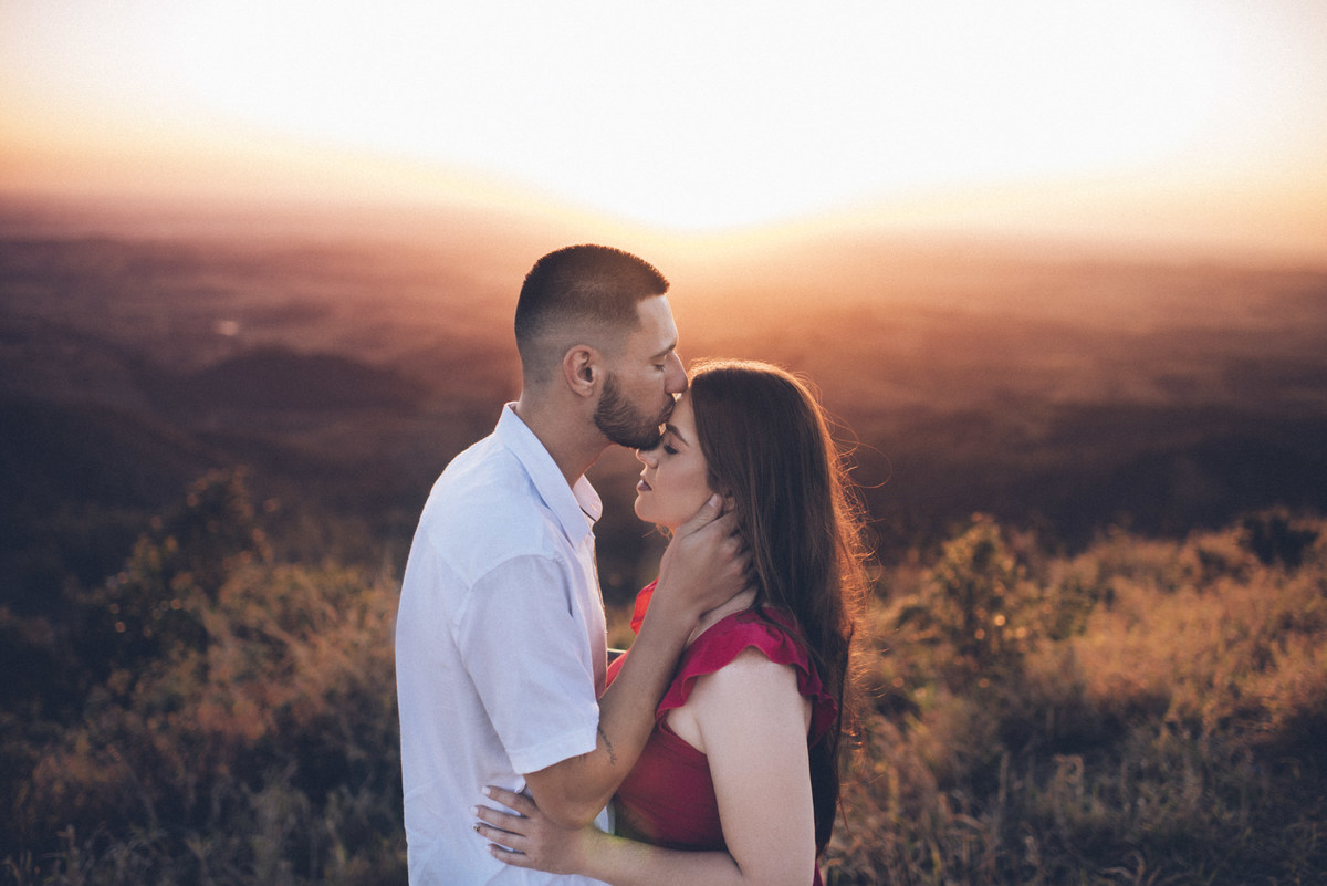 Ensaio em Araras-SP, casal apaixonado, Jonathan Januario, fotografo de Araras, fotografo em limeira, ensaio na montanha, foto na fazenda, aloha fotografias, morro do cruzeiro, pico olho d'agua , fotografo em campinas, ensaio em campinas, Fabiano Franco