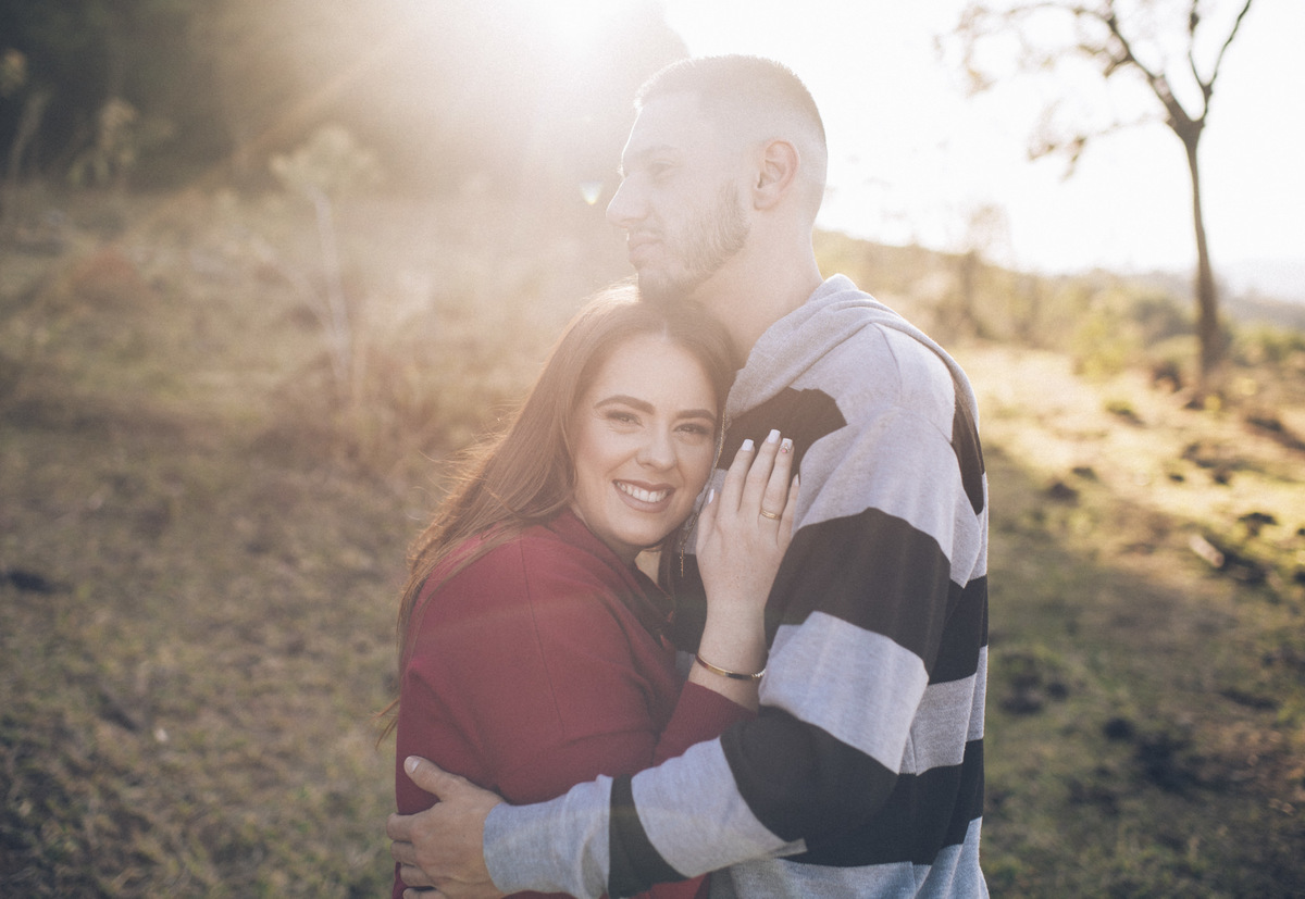 Ensaio em Araras-SP, casal apaixonado, Jonathan Januario, fotografo de Araras, fotografo em limeira, ensaio na montanha, foto na fazenda, aloha fotografias, morro do cruzeiro, pico olho d'agua , fotografo em campinas, ensaio em campinas, Fabiano Franco