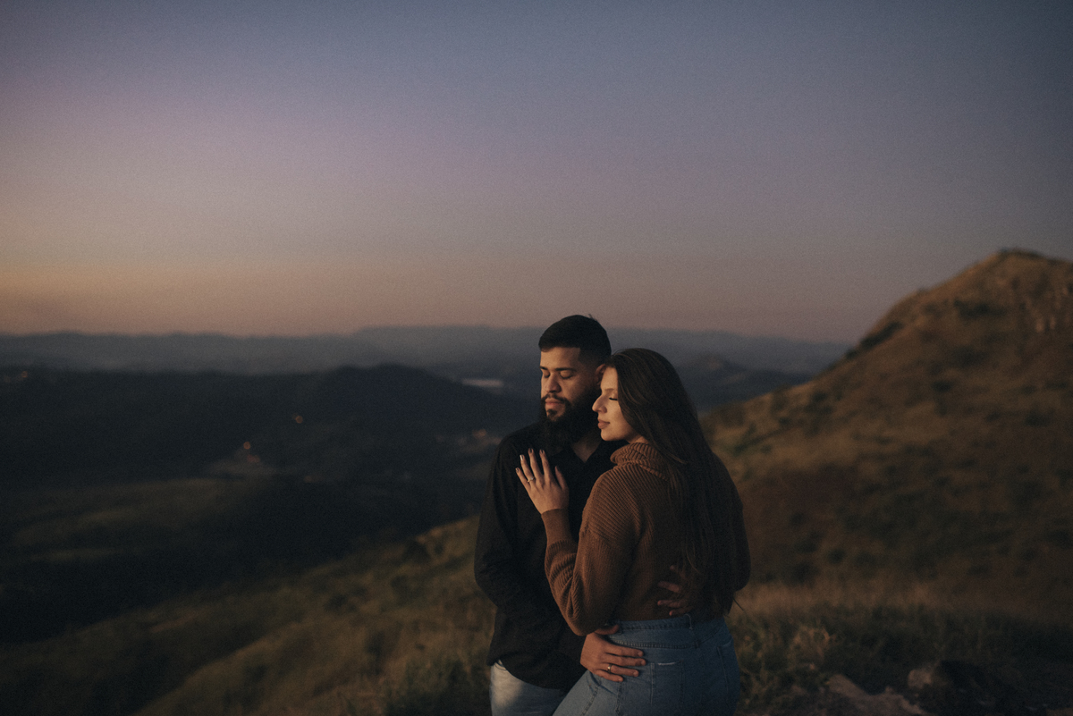 Ensaio em Araras-SP, Morro do Saboo, Jonathan Januario, fotografo de Araras, fotografo em limeira, ensaio na montanha, Ensaio em Sao roque - Sp , aloha fotografias, morro do capuava, fotografo em campinas,  pre wedding morro do saboo, melhor fotografafo