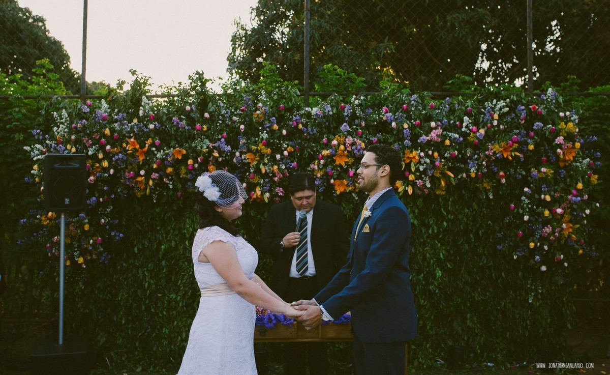 casal apaixonado, natureza, love, amor, Jonathan Januario, foto, fotografia, Araras, leme, limeira,campinas, São Paulo, Rio claro, folk, lifeStyle, montanha, foto na fazenda, casamento de dia, noiva, vestido de noiva, vestida pra casar, lápis de noiva