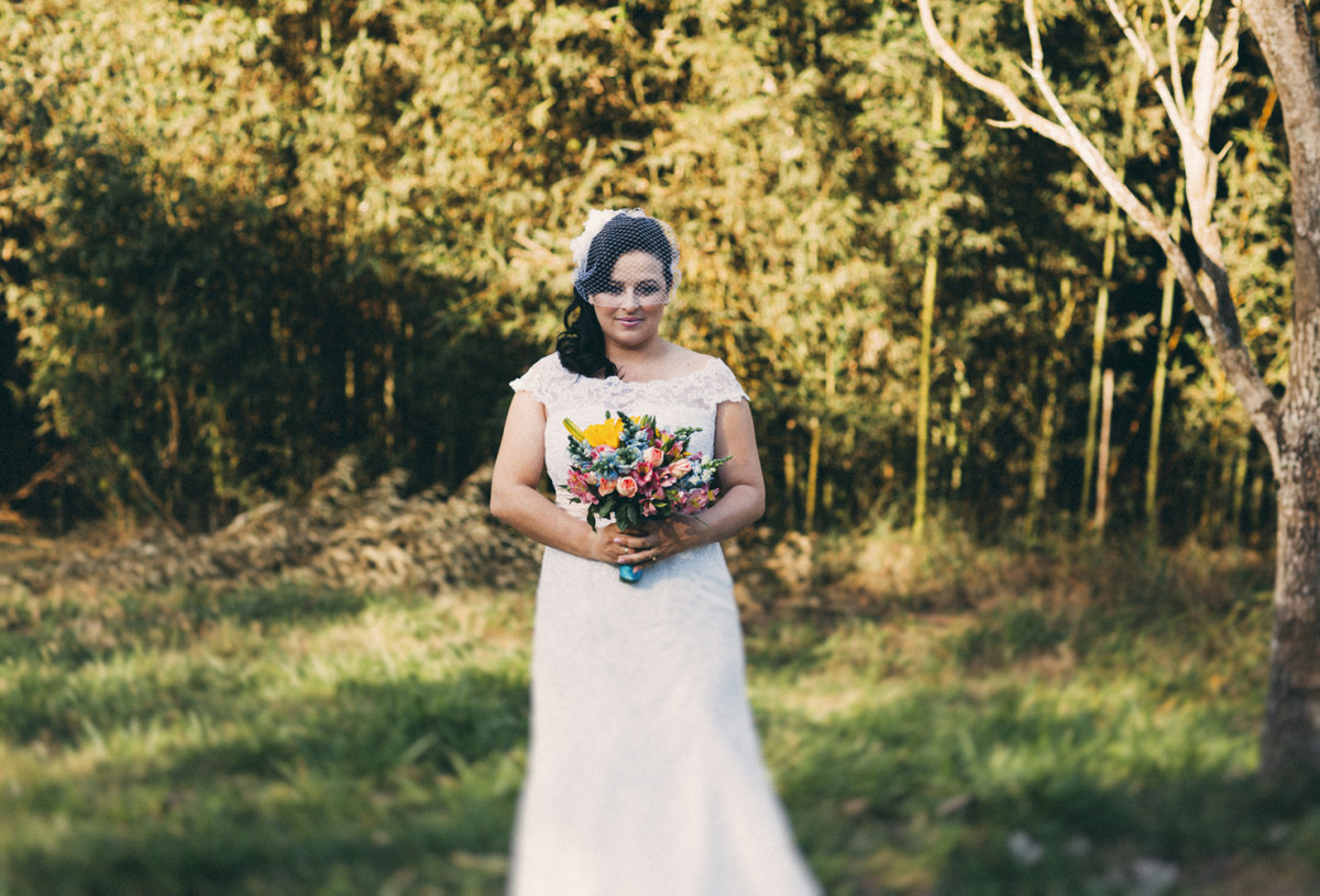 casal apaixonado, natureza, love, amor, Jonathan Januario, foto, fotografia, Araras, leme, limeira,campinas, São Paulo, Rio claro, folk, lifeStyle, montanha, foto na fazenda, casamento de dia, noiva, vestido de noiva, vestida pra casar, lápis de noiva