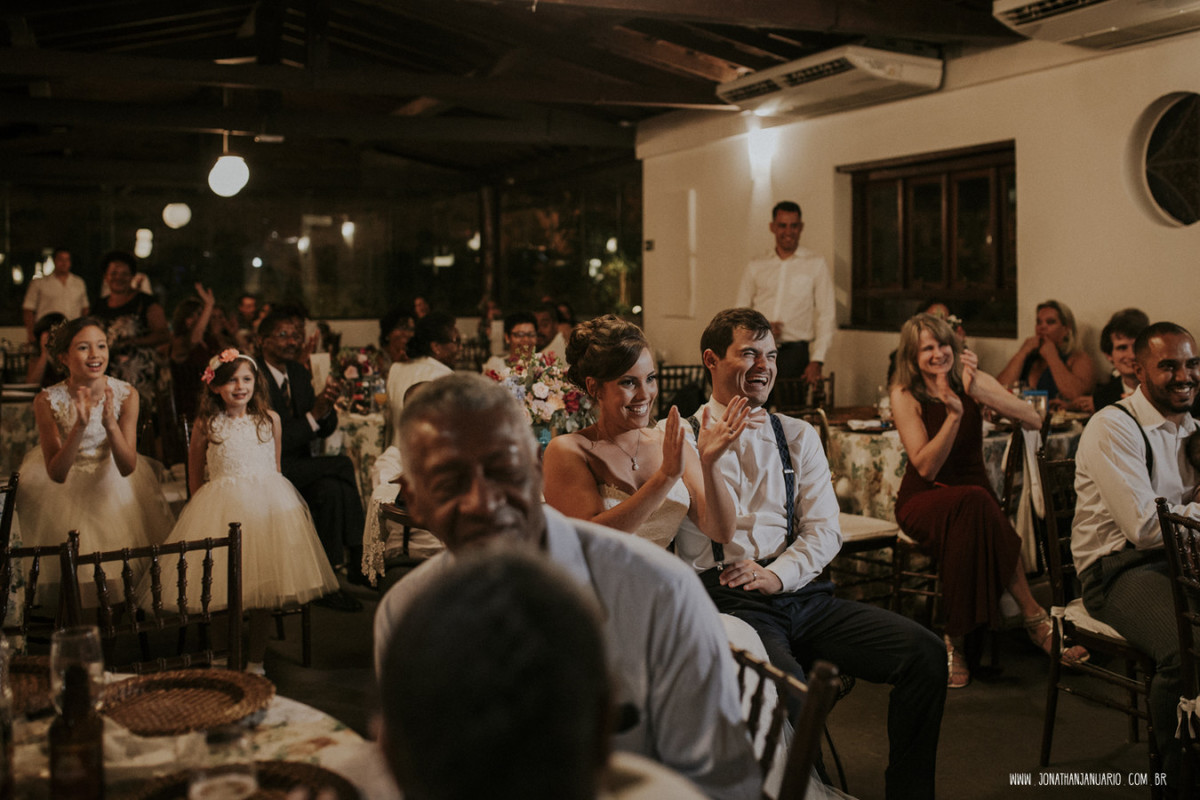 casal apaixonado, natureza, love, amor, Jonathan Januario, foto, fotografia, Araras, leme, limeira,campinas, São Paulo, Rio claro, folk, lifeStyle, montanha, foto na fazenda, casamento de noite, noiva, vestido de noiva, vestida pra casar, lápis de noiva


