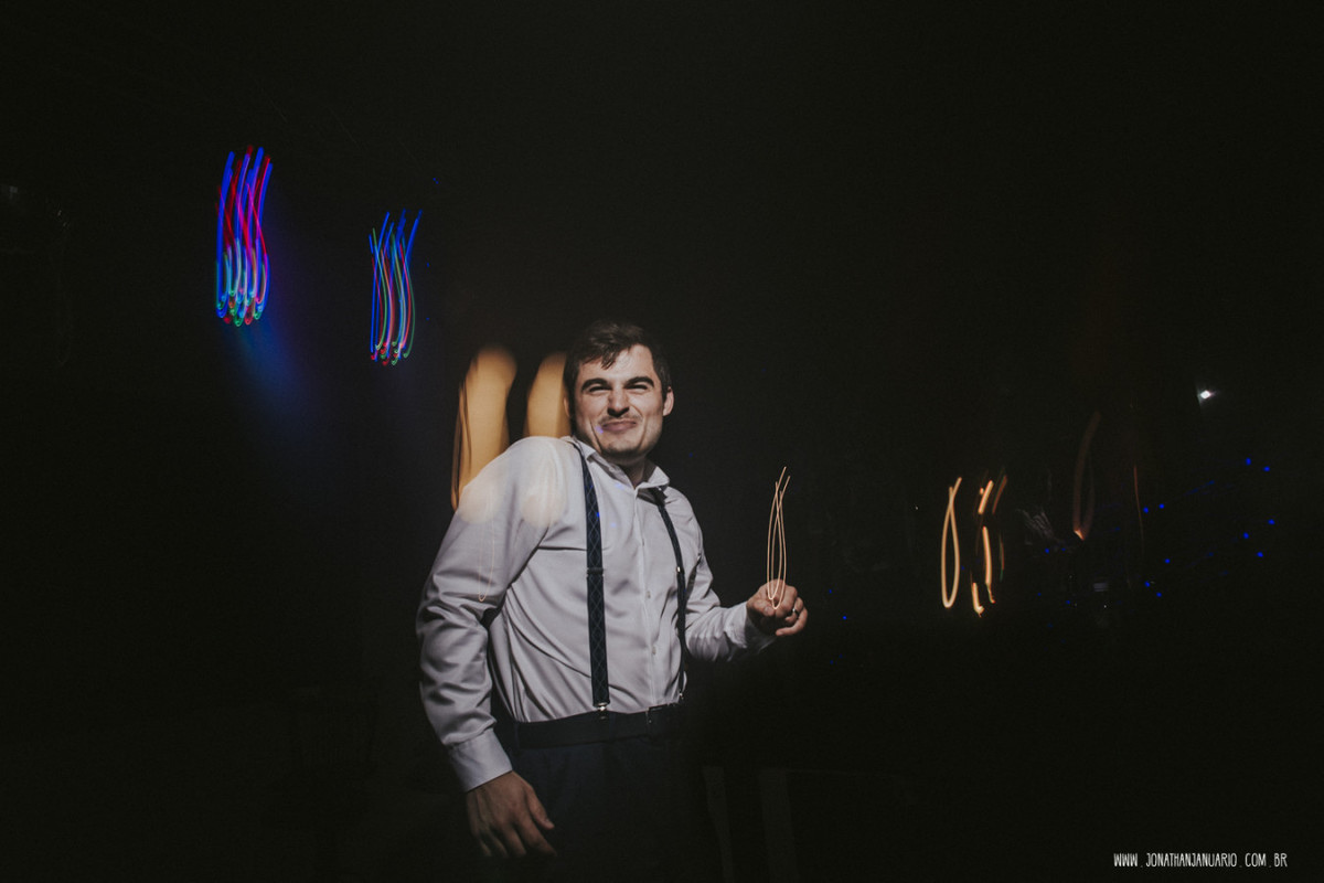 casal apaixonado, natureza, love, amor, Jonathan Januario, foto, fotografia, Araras, leme, limeira,campinas, São Paulo, Rio claro, folk, lifeStyle, montanha, foto na fazenda, casamento de noite, noiva, vestido de noiva, vestida pra casar, lápis de noiva

