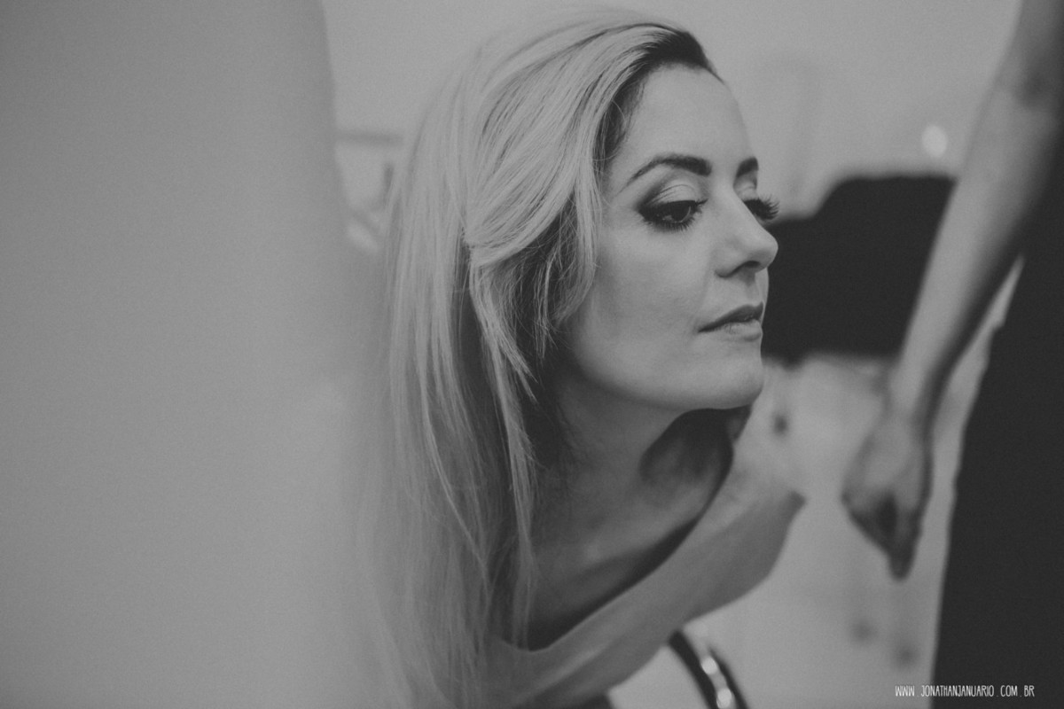 casal apaixonado, natureza, love, amor, Jonathan Januario, foto, fotografia, Araras, leme, limeira,campinas, São Paulo, Rio claro, folk, lifeStyle, montanha, foto na fazenda, casamento de noite, noiva, vestido de noiva, vestida pra casar, lápis de noiva