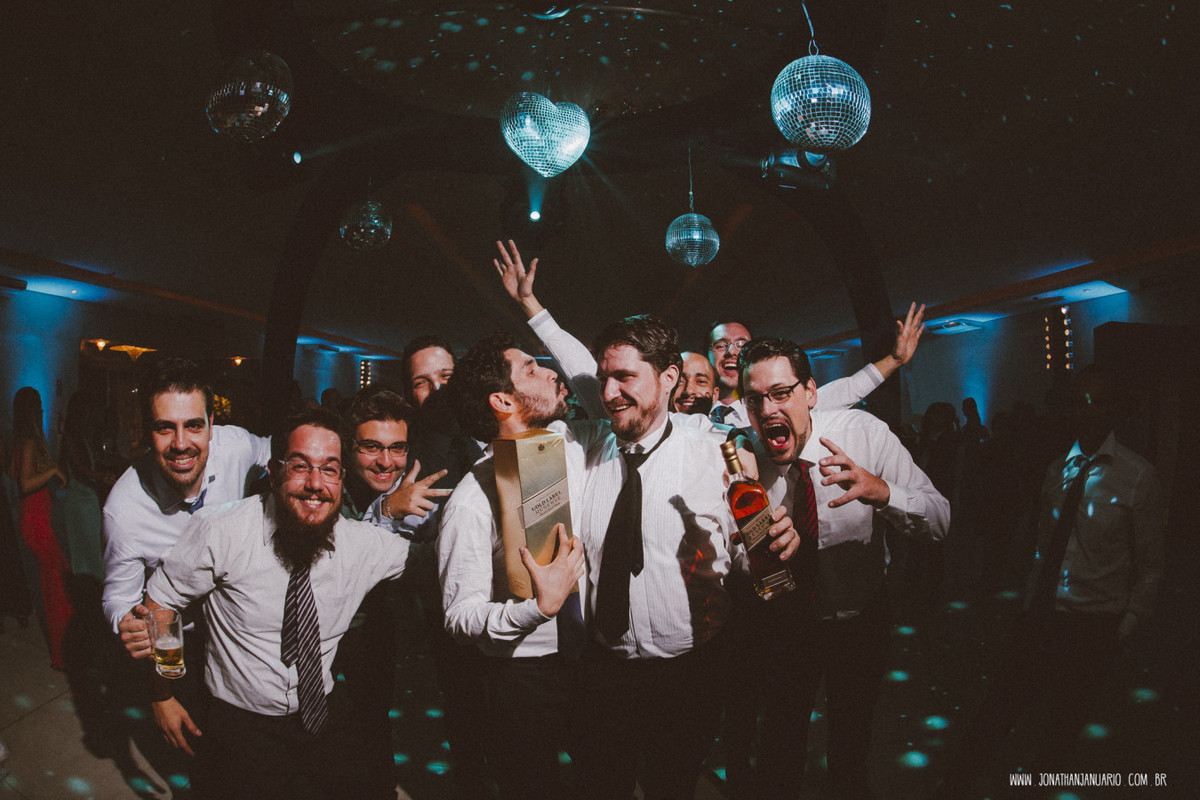 casal apaixonado, natureza, love, amor, Jonathan Januario, foto, fotografia, Araras, leme, limeira,campinas, São Paulo, Rio claro, folk, lifeStyle, montanha, foto na fazenda, casamento de noite, noiva, vestido de noiva, vestida pra casar, lápis de noiva