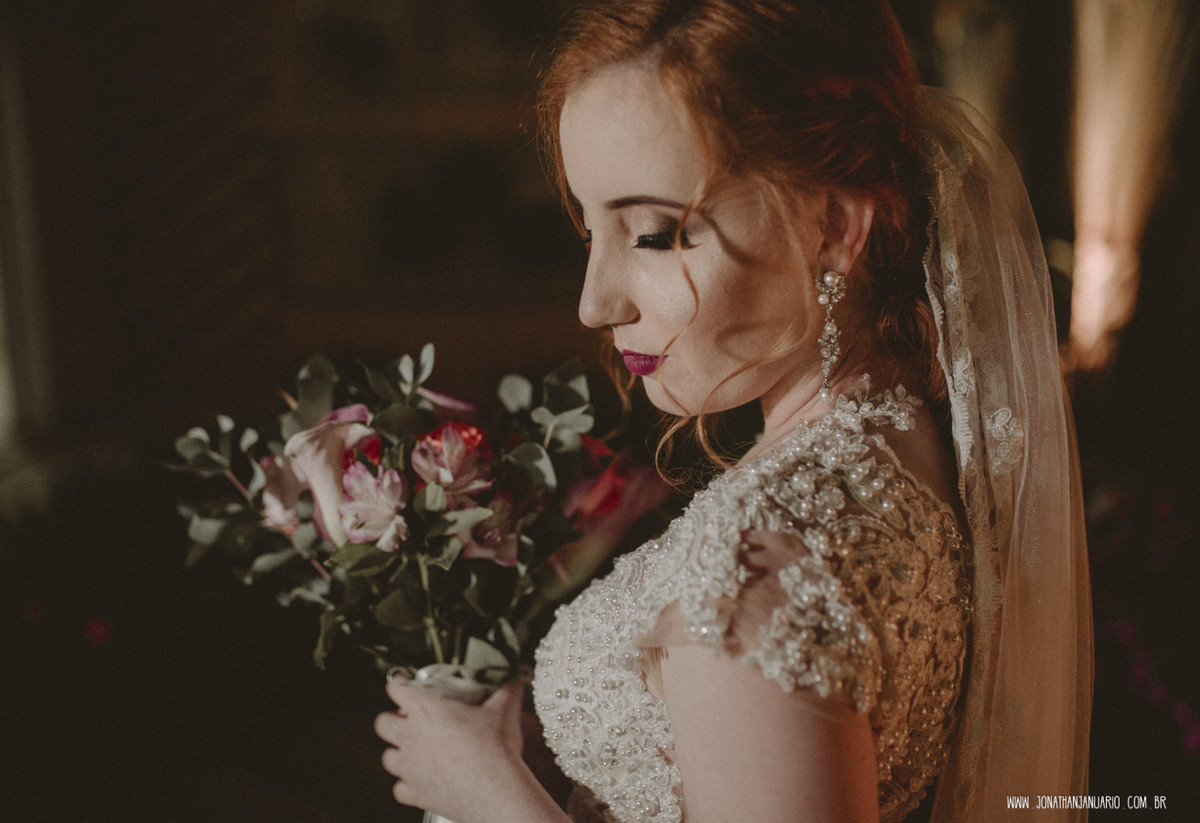 casal apaixonado, natureza, love, amor, Jonathan Januario, foto, fotografia, Araras, leme, limeira,campinas, São Paulo, Rio claro, folk, lifeStyle, montanha, foto na fazenda, casamento de noite, noiva, vestido de noiva, vestida pra casar, lápis de noiva