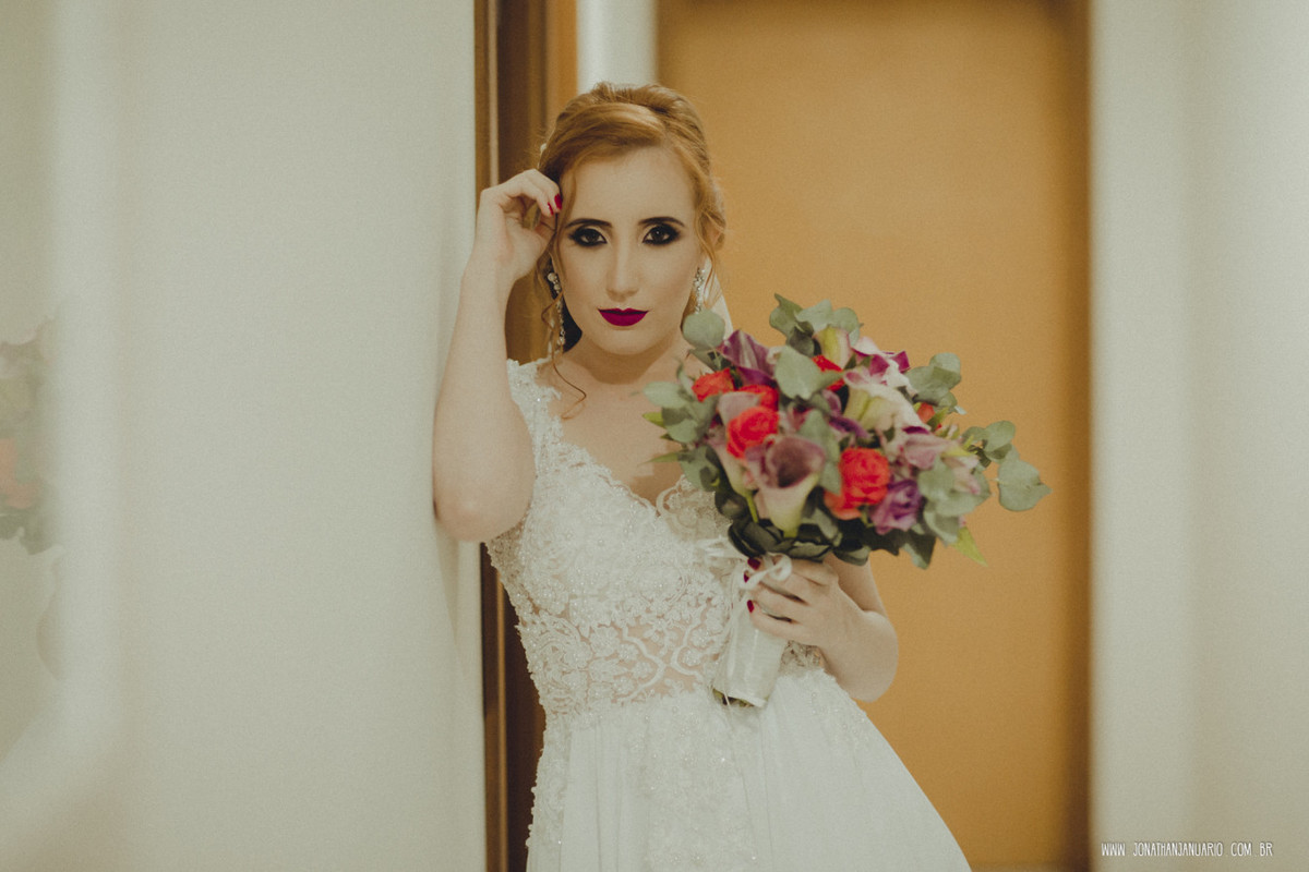 casal apaixonado, natureza, love, amor, Jonathan Januario, foto, fotografia, Araras, leme, limeira,campinas, São Paulo, Rio claro, folk, lifeStyle, montanha, foto na fazenda, casamento de noite, noiva, vestido de noiva, vestida pra casar, lápis de noiva