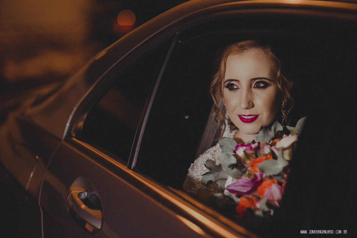 casal apaixonado, natureza, love, amor, Jonathan Januario, foto, fotografia, Araras, leme, limeira,campinas, São Paulo, Rio claro, folk, lifeStyle, montanha, foto na fazenda, casamento de noite, noiva, vestido de noiva, vestida pra casar, lápis de noiva