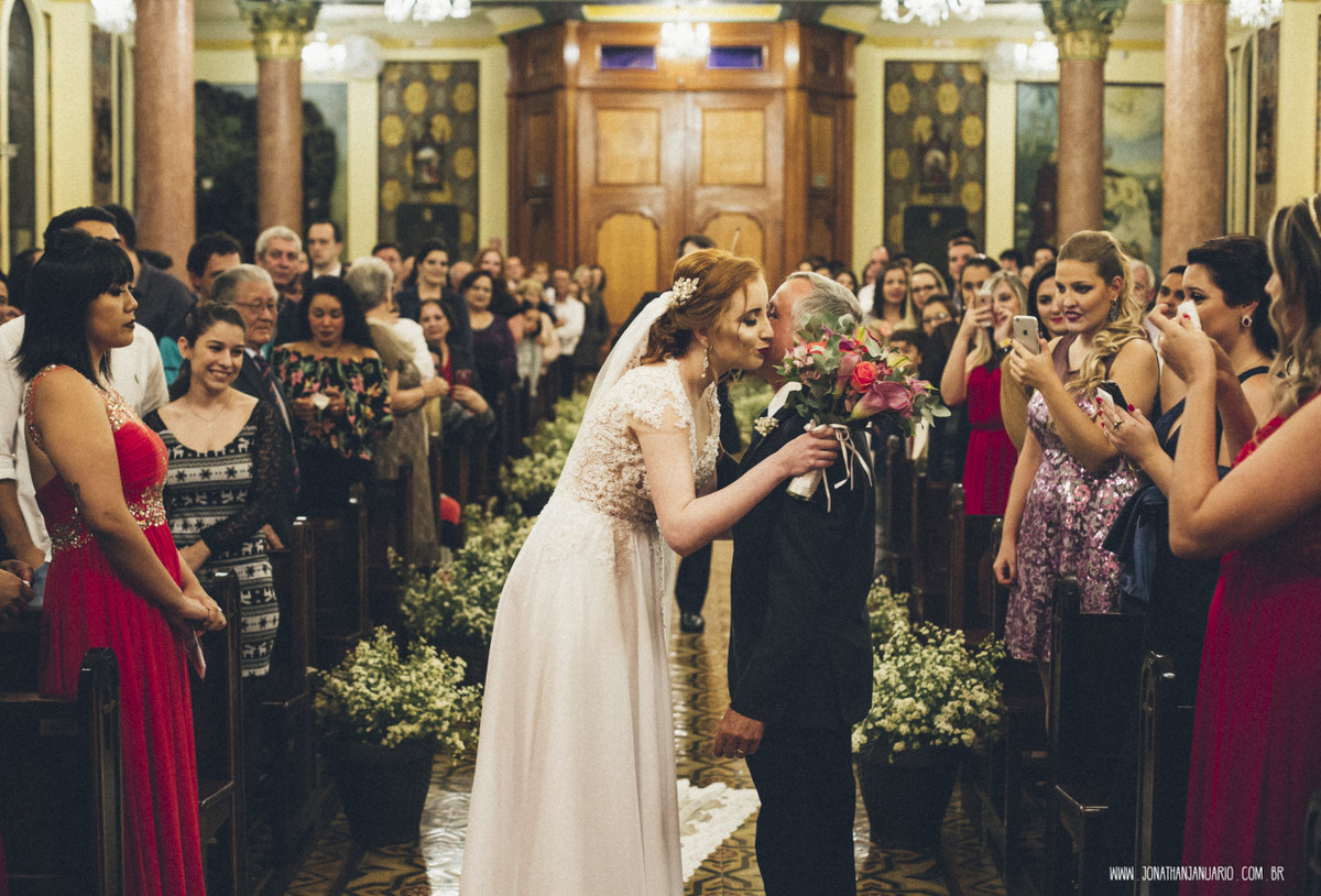 casal apaixonado, natureza, love, amor, Jonathan Januario, foto, fotografia, Araras, leme, limeira,campinas, São Paulo, Rio claro, folk, lifeStyle, montanha, foto na fazenda, casamento de noite, noiva, vestido de noiva, vestida pra casar, lápis de noiva