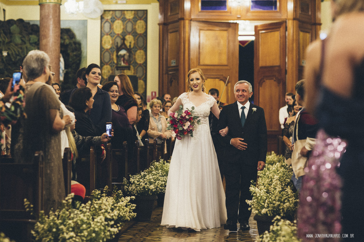 casal apaixonado, natureza, love, amor, Jonathan Januario, foto, fotografia, Araras, leme, limeira,campinas, São Paulo, Rio claro, folk, lifeStyle, montanha, foto na fazenda, casamento de noite, noiva, vestido de noiva, vestida pra casar, lápis de noiva