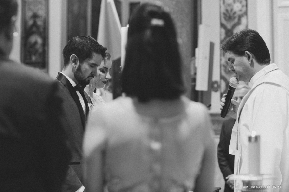 casal apaixonado, natureza, love, amor, Jonathan Januario, foto, fotografia, Araras, leme, limeira,campinas, São Paulo, Rio claro, folk, lifeStyle, montanha, foto na fazenda, casamento de noite, noiva, vestido de noiva, vestida pra casar, lápis de noiva