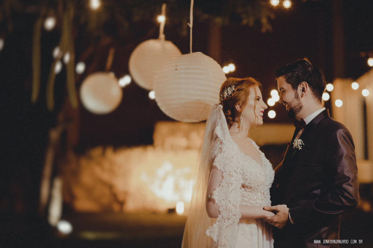 casal apaixonado, natureza, love, amor, Jonathan Januario, foto, fotografia, Araras, leme, limeira,campinas, São Paulo, Rio claro, folk, lifeStyle, montanha, foto na fazenda, casamento de noite, noiva, vestido de noiva, vestida pra casar, lápis de noiva