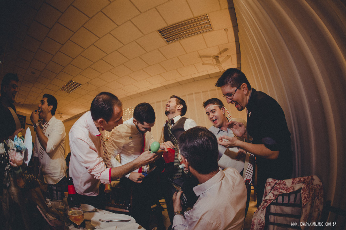 casal apaixonado, natureza, love, amor, Jonathan Januario, foto, fotografia, Araras, leme, limeira,campinas, São Paulo, Rio claro, folk, lifeStyle, montanha, foto na fazenda, casamento de noite, noiva, vestido de noiva, vestida pra casar, lápis de noiva