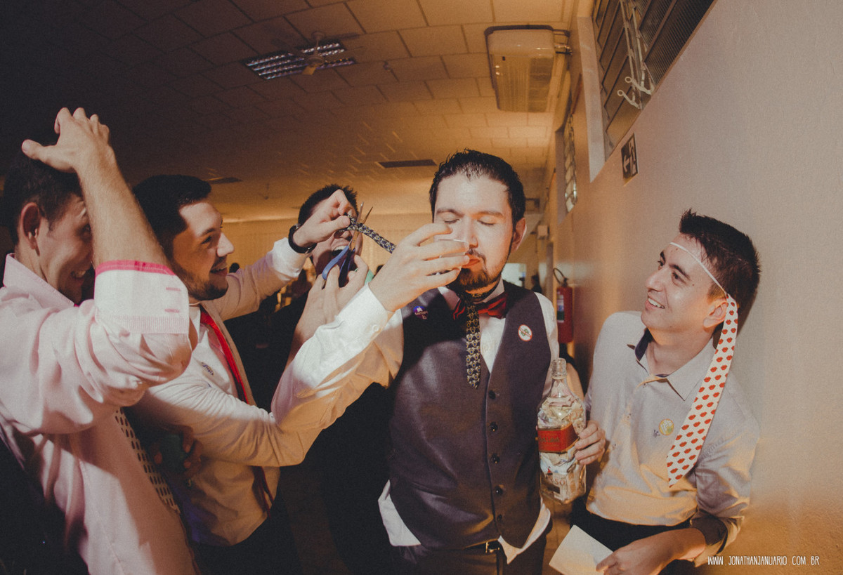 casal apaixonado, natureza, love, amor, Jonathan Januario, foto, fotografia, Araras, leme, limeira,campinas, São Paulo, Rio claro, folk, lifeStyle, montanha, foto na fazenda, casamento de noite, noiva, vestido de noiva, vestida pra casar, lápis de noiva