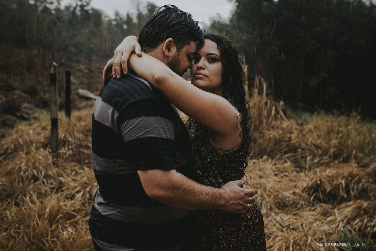 Ensaio em Rio Claro-SP, casal apaixonado, natureza - love, amor, casal, Jonathan Januario, foto, fotografia, Araras, leme, limeira,campinas, São Paulo, folk, lifeStyle, Vsco, montanha, foto na fazenda,chuva,raios