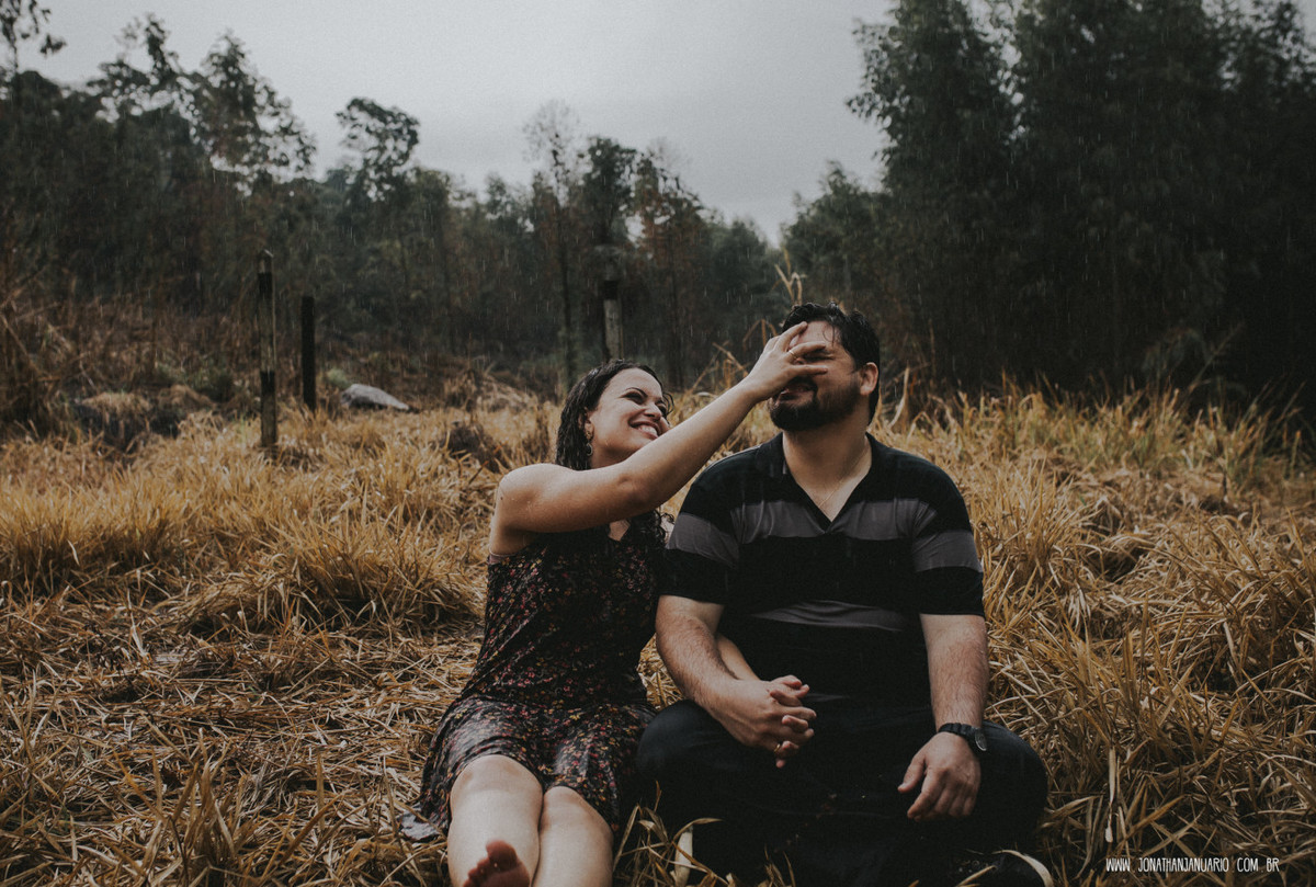 Ensaio em Rio Claro-SP, casal apaixonado, natureza - love, amor, casal, Jonathan Januario, foto, fotografia, Araras, leme, limeira,campinas, São Paulo, folk, lifeStyle, Vsco, montanha, foto na fazenda,chuva,raios