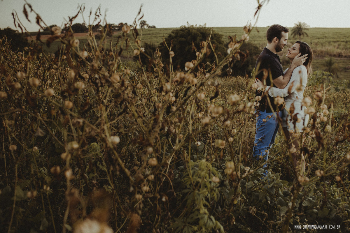 Ensaio em Rio Claro-SP, casal apaixonado, natureza - love, amor, casal, Jonathan Januario, foto, fotografia, Araras, leme, limeira,campinas, São Paulo, folk, lifeStyle, Vsco, montanha, foto em arvores, Fazenda, Luzes 