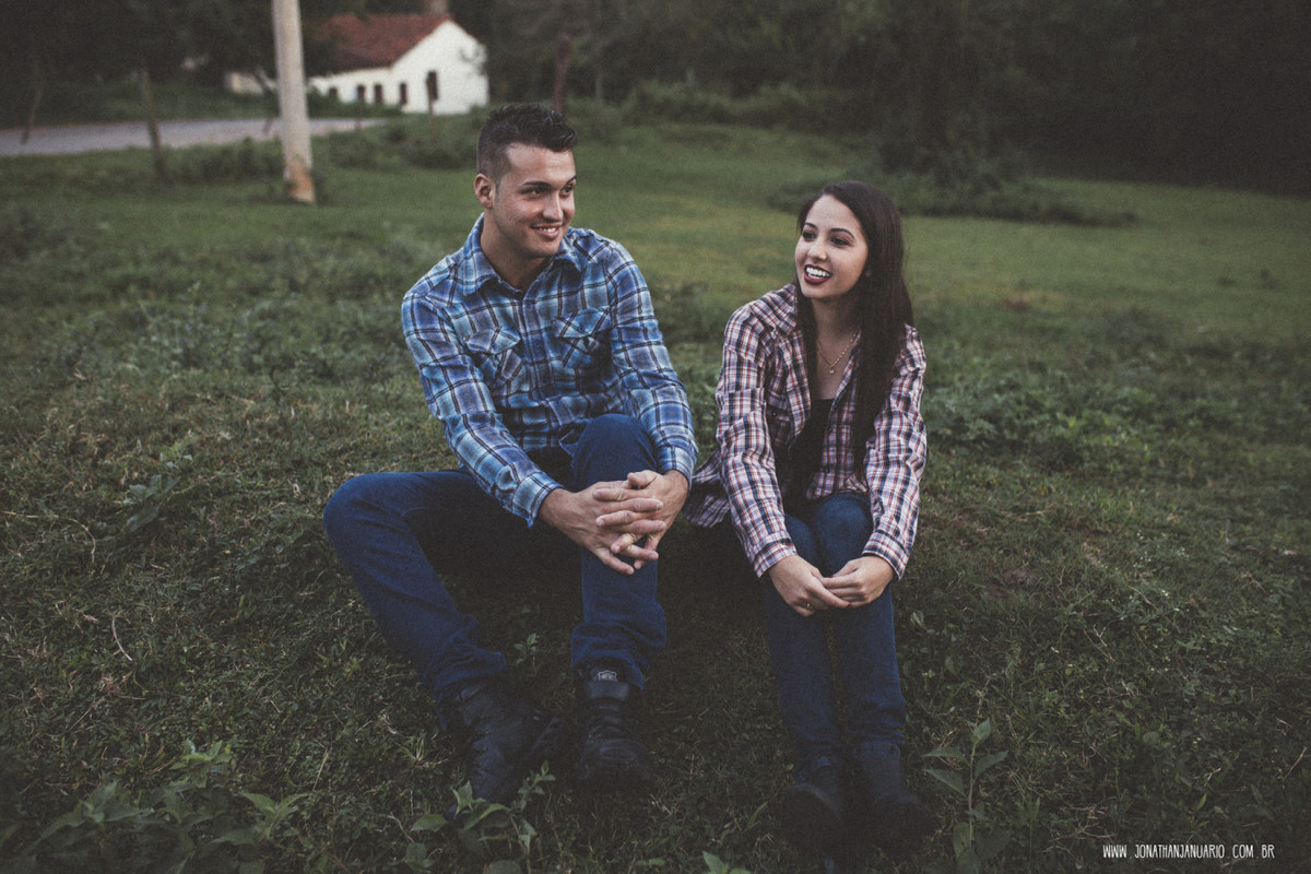 Ensaio em Rio Claro-SP, casal apaixonado, natureza - love, amor, casal, Jonathan Januario, foto, fotografia, Araras, leme, limeira,campinas, São Paulo, folk, lifeStyle, Vsco, montanha, foto em arvores,