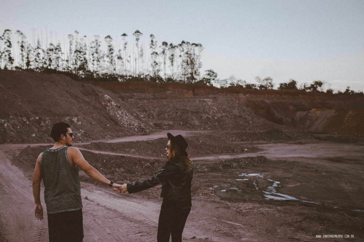 Ensaio em Rio Claro-SP, casal apaixonado, natureza - love, amor, casal, Jonathan Januario, foto, fotografia, Araras, leme, limeira,campinas, São Paulo, folk, lifeStyle, Vsco, montanha, foto em arvores,