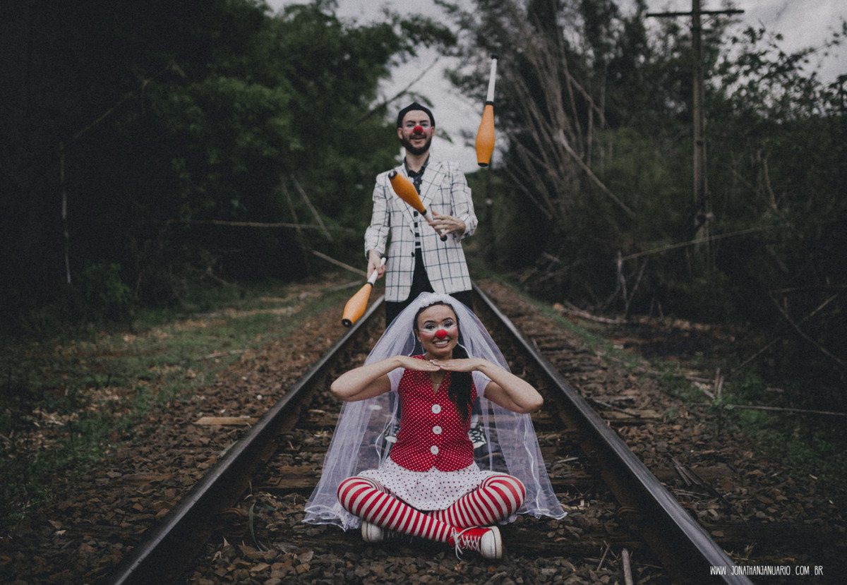 Ensaio em Araras-SP, casal apaixonado. Casal de palhaços - ensaio palhaços - natureza - love 