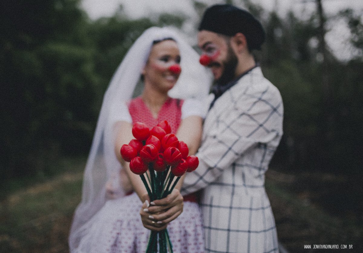 Ensaio em Araras-SP, casal apaixonado. Casal de palhaços - ensaio palhaços - natureza - love 